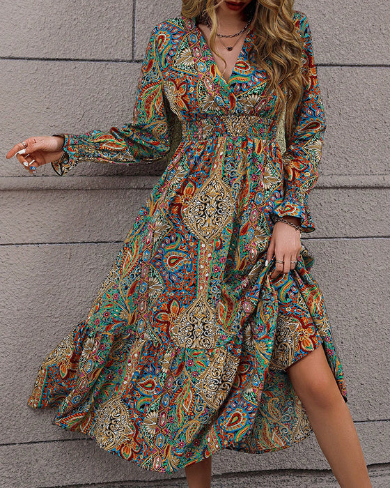 Kleid mit Paisley-Print und V-Ausschnitt