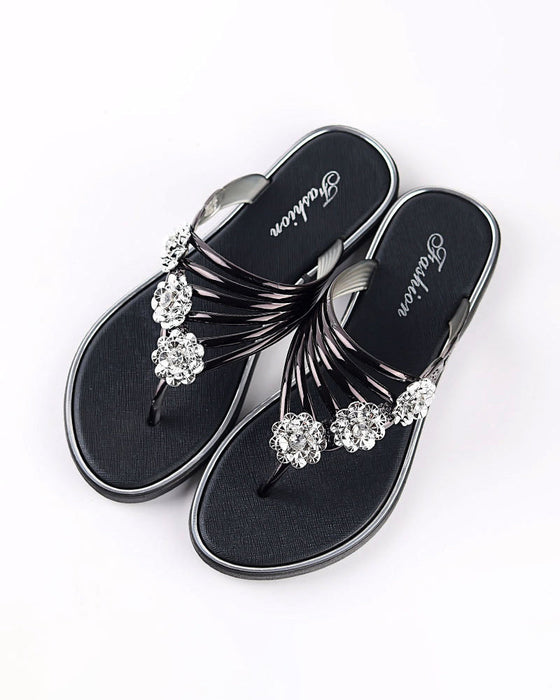 Modische flip-flops mit blumen und strass