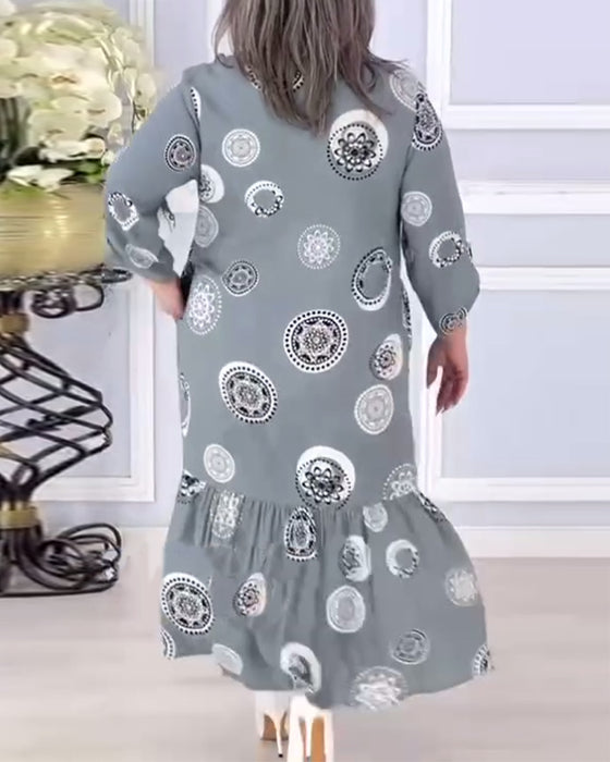 Freizeitkleid mit Plissierung und Revers mit geometrischem Print