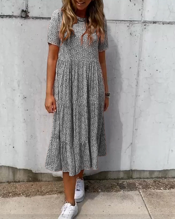 Kurzärmliges Kleid mit Blumendruck