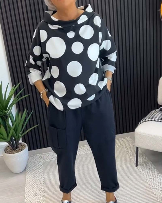 Lässige bluse mit polka-dot-print