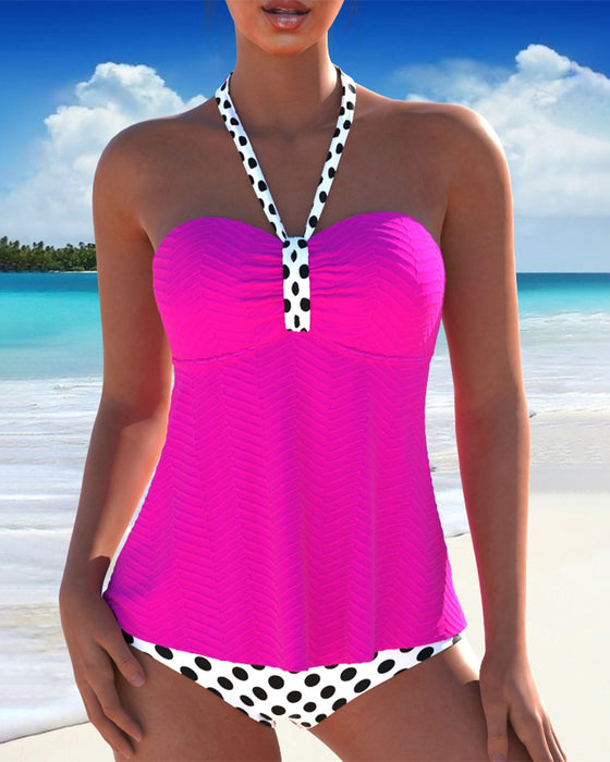 Neckholder-tankini mit polka-dot-print für den urlaub