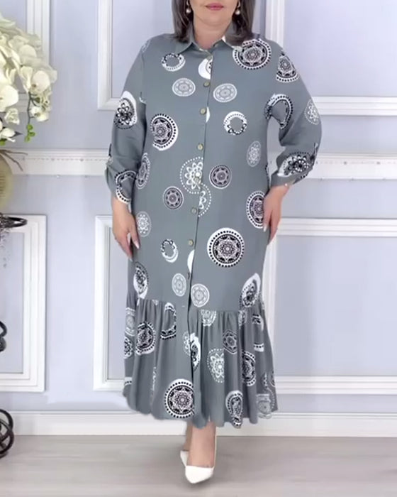 Freizeitkleid mit Plissierung und Revers mit geometrischem Print