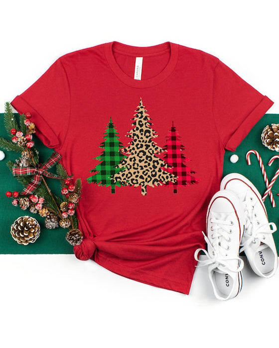 T-Shirt mit Leoparden- und Patchwork-Muster sowie Weihnachtsbaum-Print