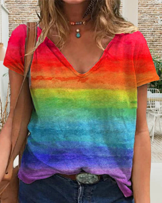 Lässiges T-Shirt mit V-Ausschnitt und Regenbogen-Print