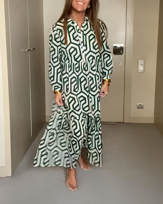 Kleid mit neun Punkten und geometrischem Print