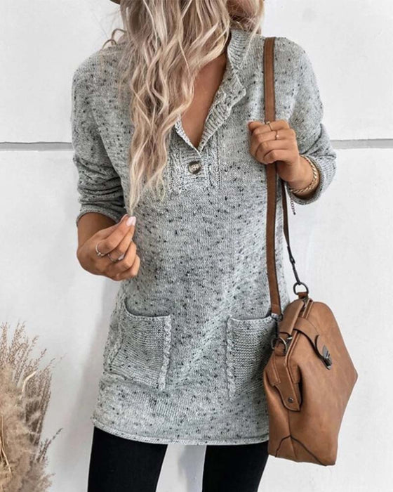 Pullover mit überschnittener Schultertasche und aufgesetzten Taschen