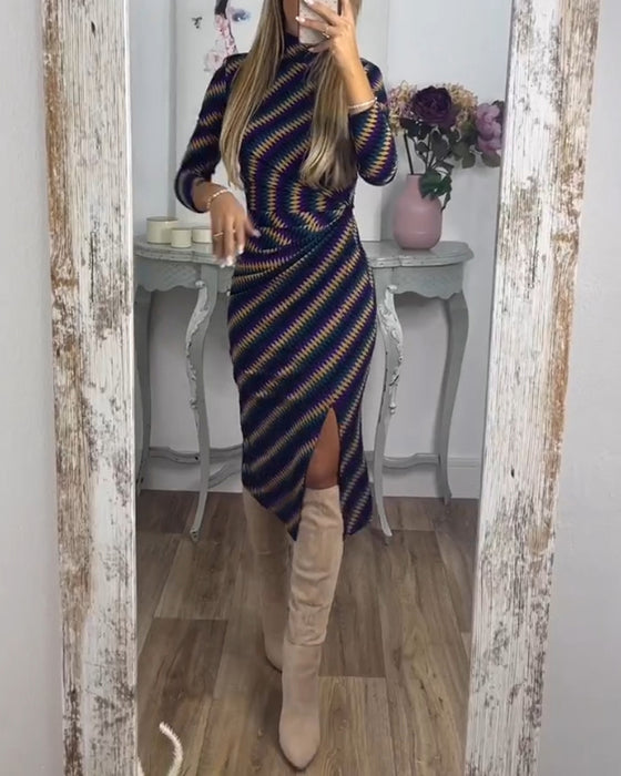 Sexy Kleid mit Streifen und Stehkragen